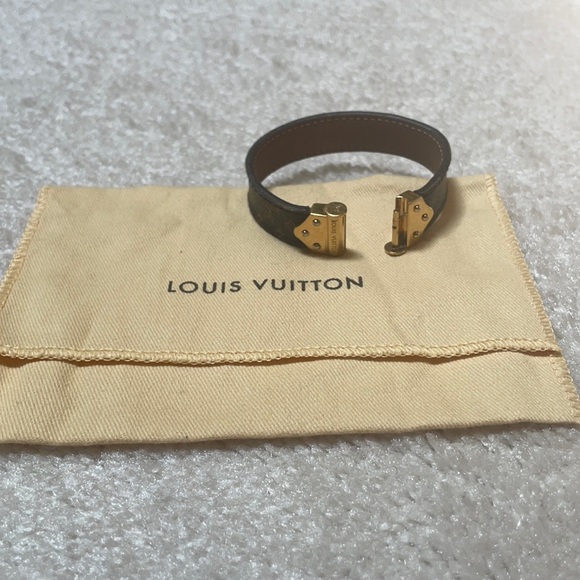 Louis Vuitton Monogram Bracelet - Picture 2 of 11